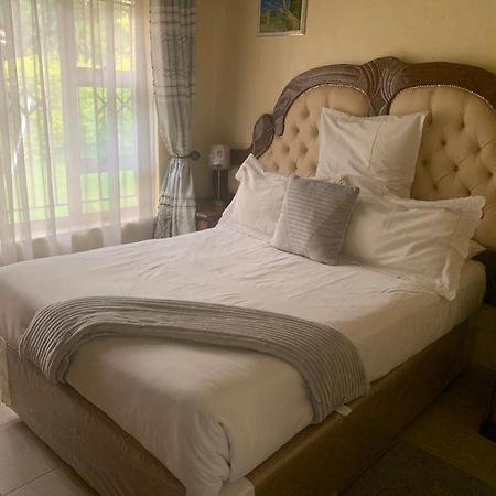 The Crown Inn Guest House Northwood Экстерьер фото