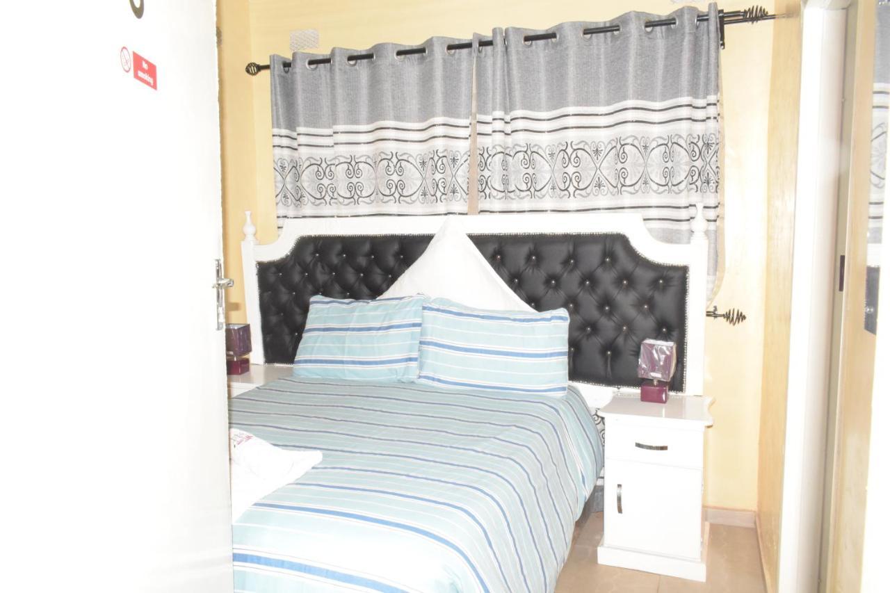 The Crown Inn Guest House Northwood Экстерьер фото