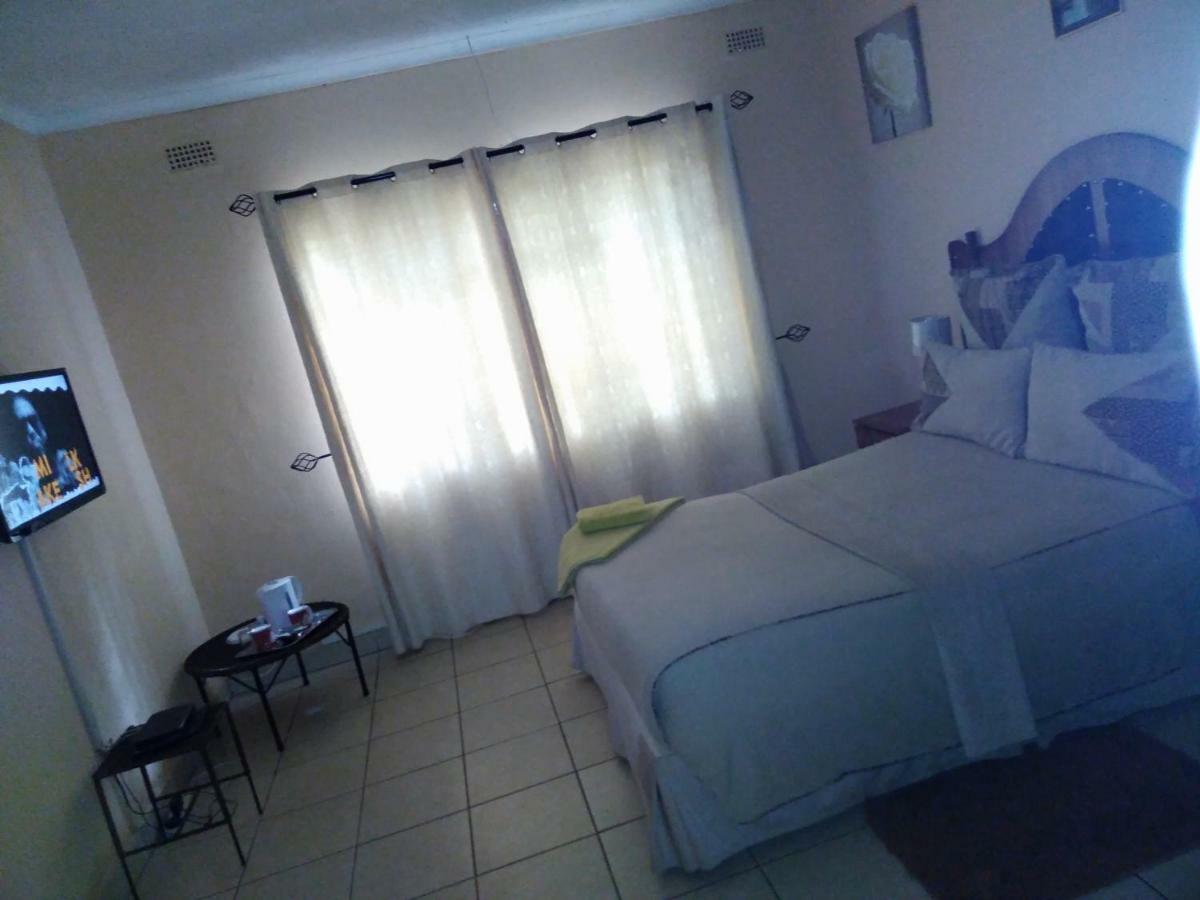 The Crown Inn Guest House Northwood Экстерьер фото